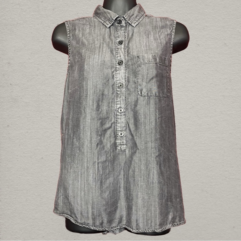 Time and Tru Sleeveless Button Down Blouse - Gray
